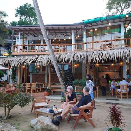 Muthu Sea View Hiriketiya Hotel Диквела Екстериор снимка
