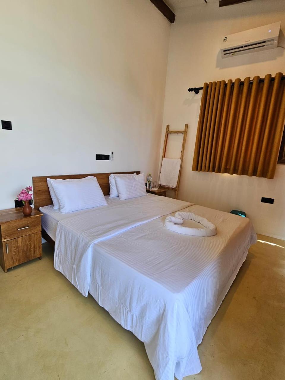 Muthu Sea View Hiriketiya Hotel Диквела Екстериор снимка