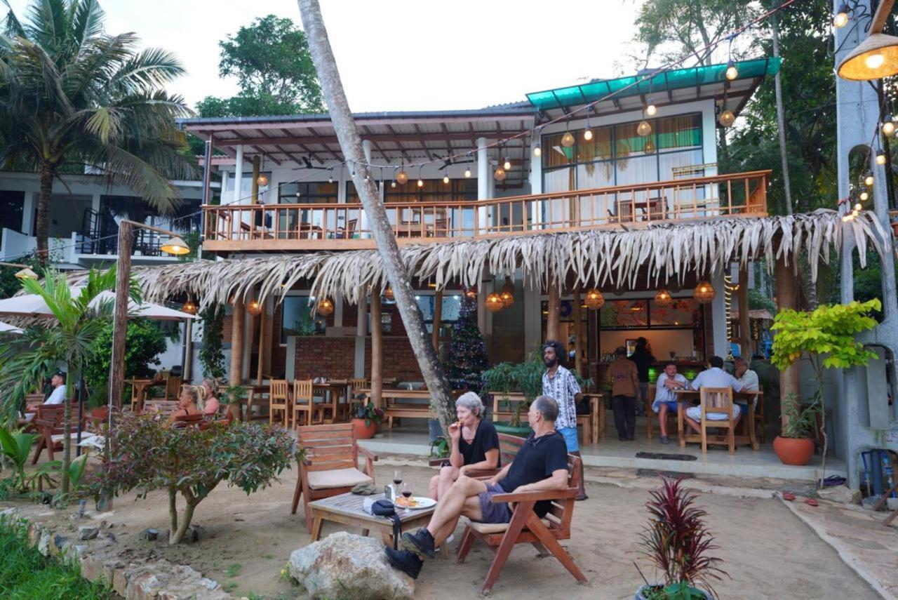 Muthu Sea View Hiriketiya Hotel Диквела Екстериор снимка